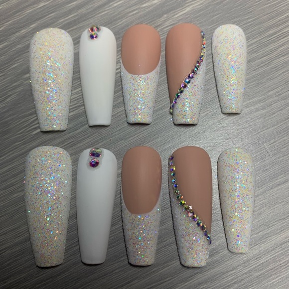 Handmade Luxury Press on Nails - Picture 1 of 6